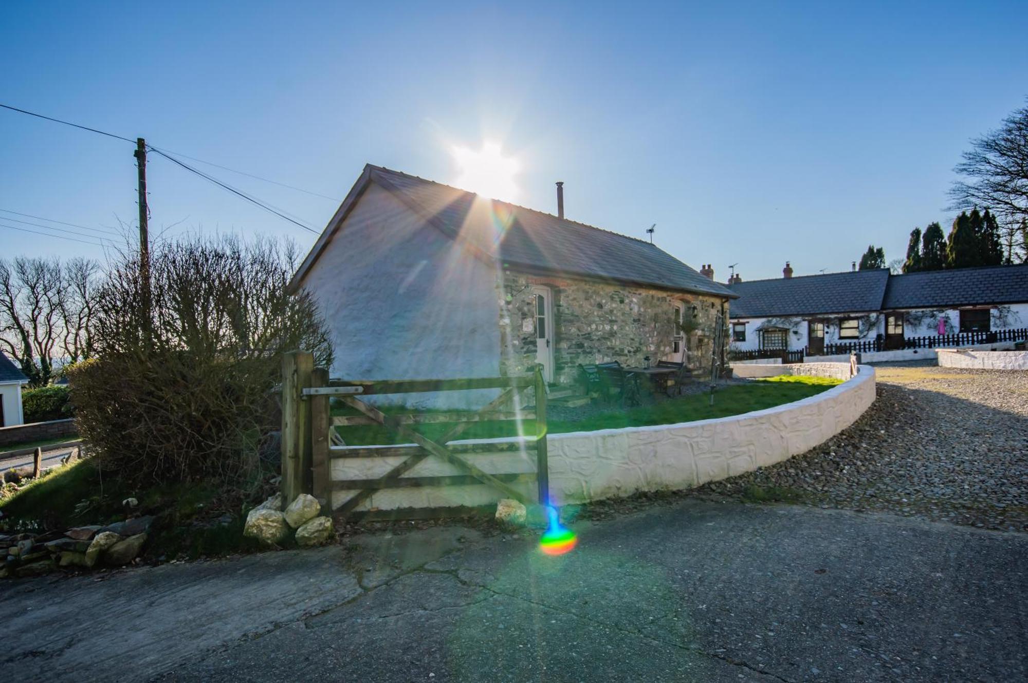 Cosy Farm Conversion In The Heart Of Pembrokeshire Maenclochog 外观 照片