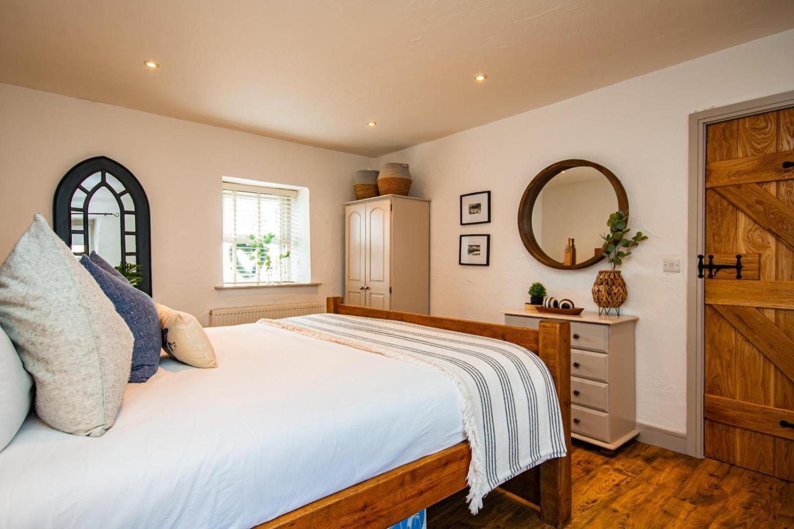 Cosy Farm Conversion In The Heart Of Pembrokeshire Maenclochog 外观 照片