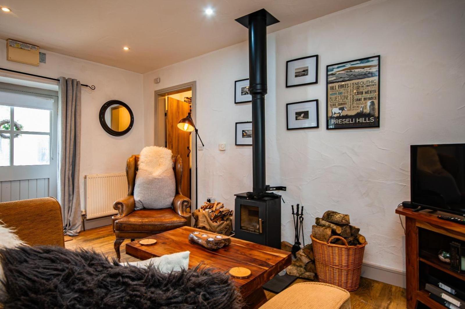 Cosy Farm Conversion In The Heart Of Pembrokeshire Maenclochog 外观 照片
